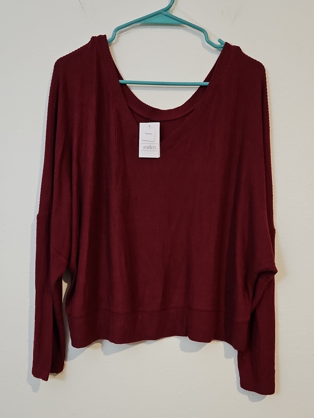 Auden Ribbed Scoop-Neck Long Sleeve Top in Burgundy